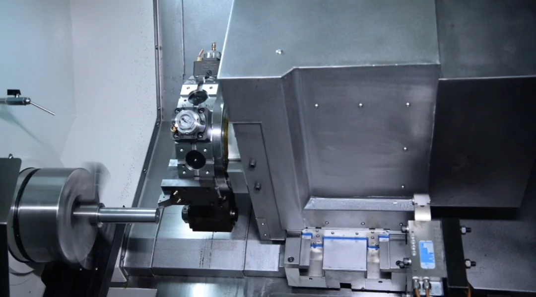SIEMENS SYNTEC control system Metal torno RB-750M turning machine  display racks cnc lathe