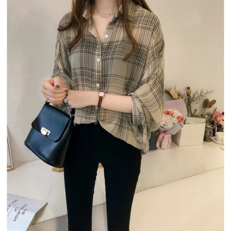 2022 wholesale New Fashion Women Girls Long Sleeve Plus Size  Loose Plaid Print Irregular Hem Lapel Button Casual Shirt Tops