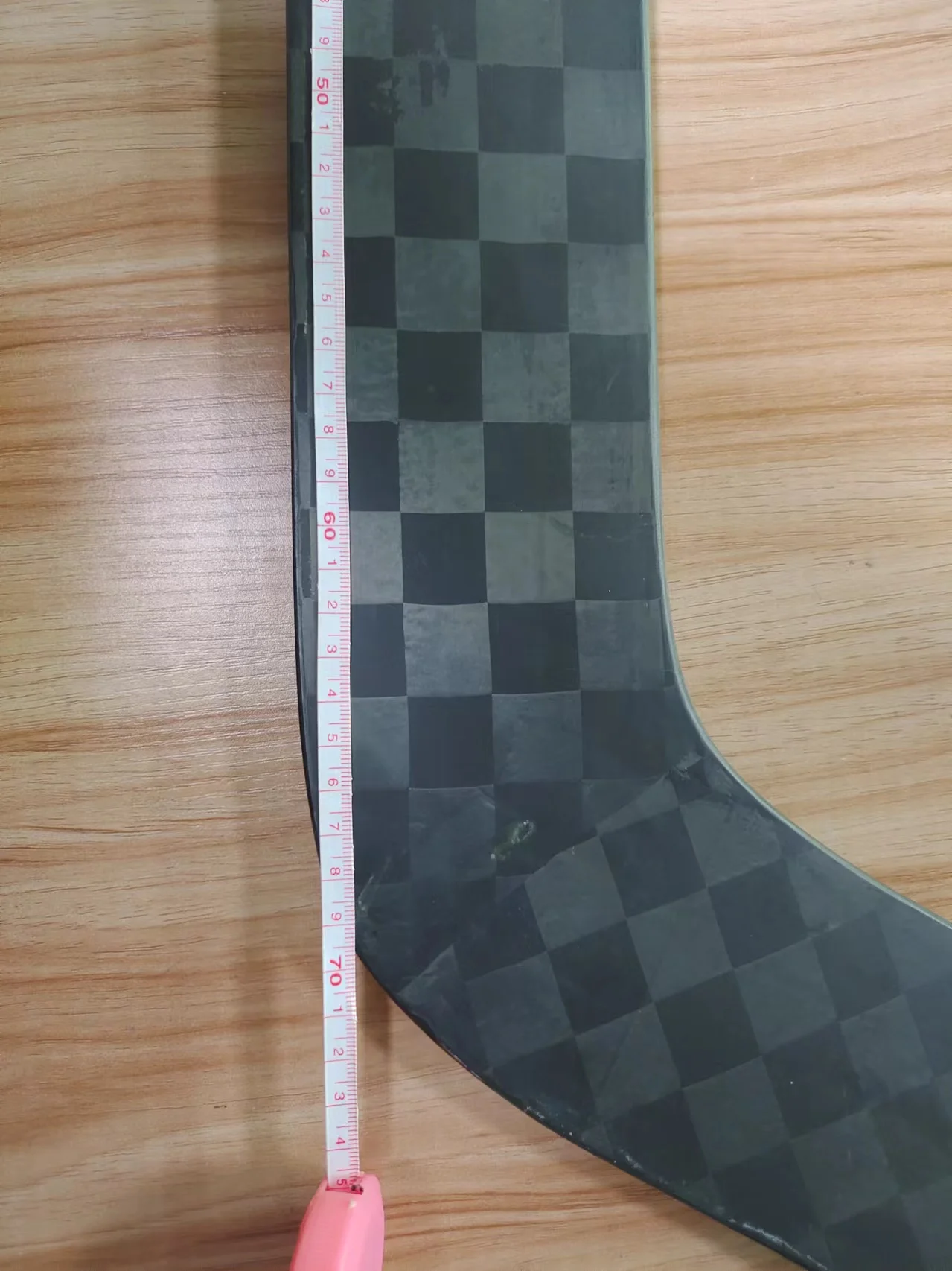 Customized 100% carbon fiber goalkeeper suitable for all players