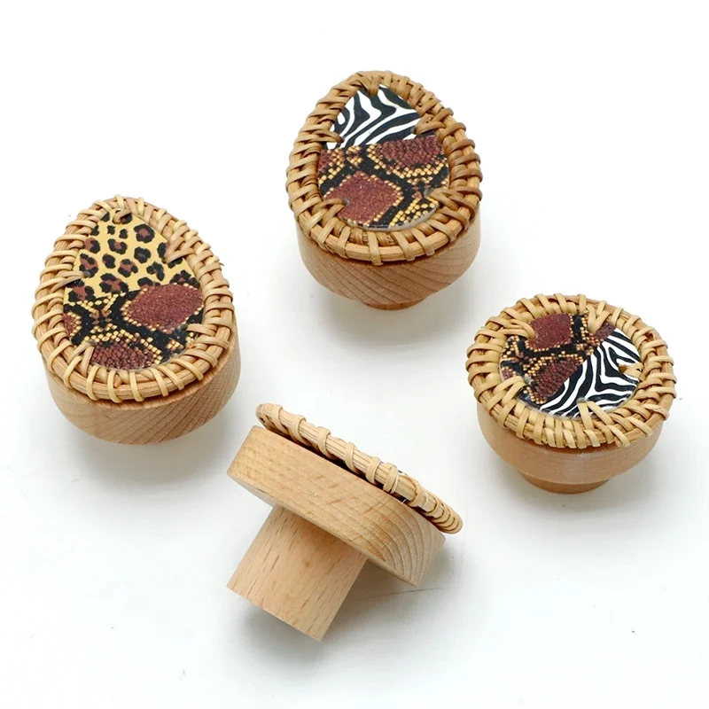 Custom handmade straw weaving rattan plaited leopard decorative wood cork stopper wine liquor avocado oil bottle cork closures
