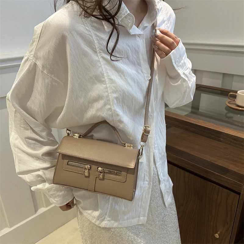 Top quality factory direct sales Personality simple retro casual fashion small square bag for women