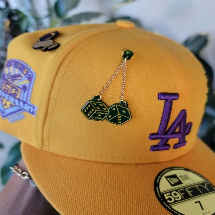 Zinc Alloy Lion Club Government School Souvenir Badge Die Casting Antique Gold 3D Hard Soft Enamel Pin with Rhinestones