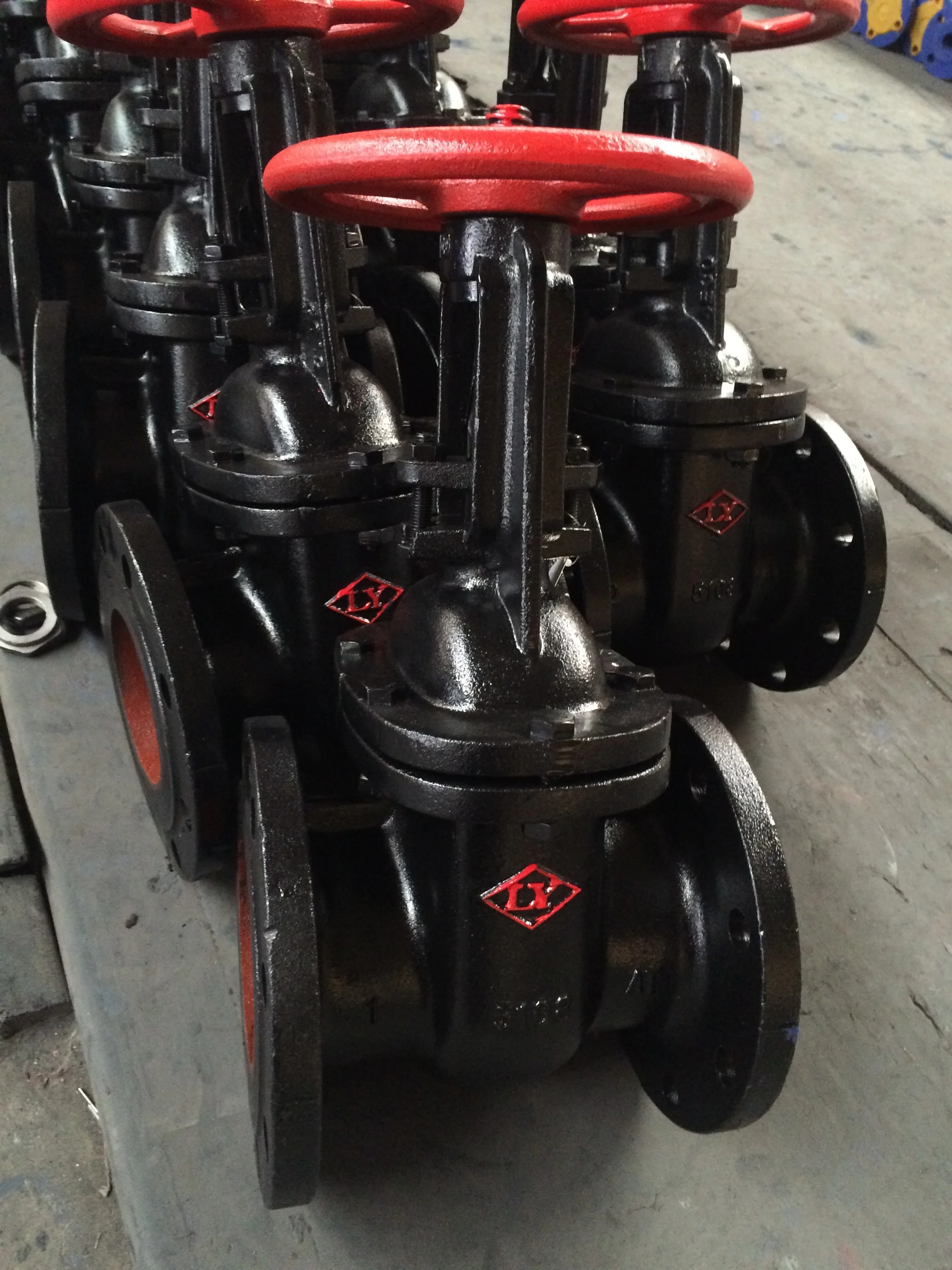 Cast iron GB standard LY brand gate valve with good quality