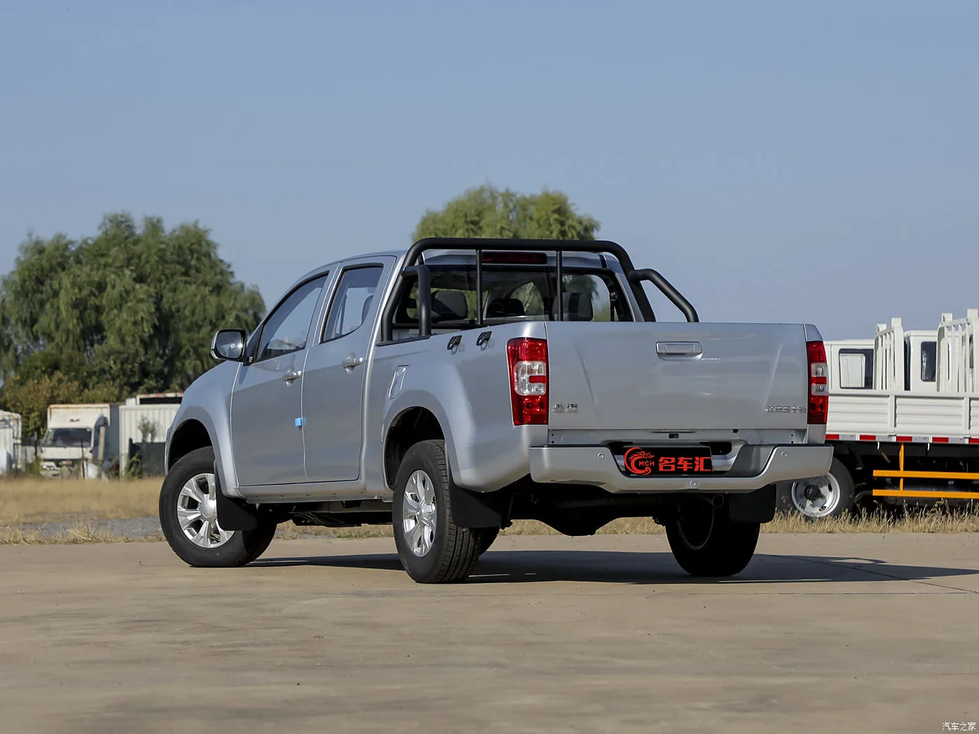 JIANGXI ISUZU RUIMAI EURO 6 PIKCUP TRUCK 2.8T 120 HP L4 front-rear-drive diesel Mini Trucks made in china