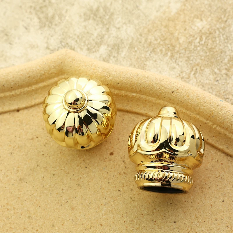 Chinese Factory Wholesale Crown Custom Zamak Perfume Top High Quality Luxury Aluminum Zamac Square Perfume Bottle Cap
