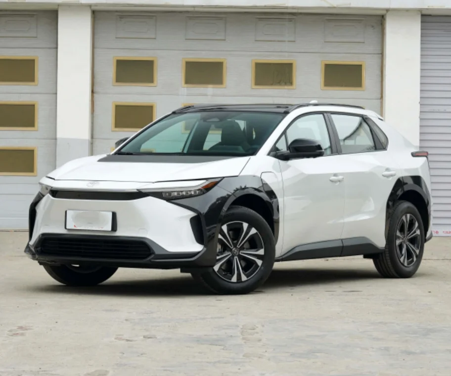 Toyota  2023 auto electric GAC toyota aulto car BZ4X  new petrol car electric buggy farm truck flat bed truck