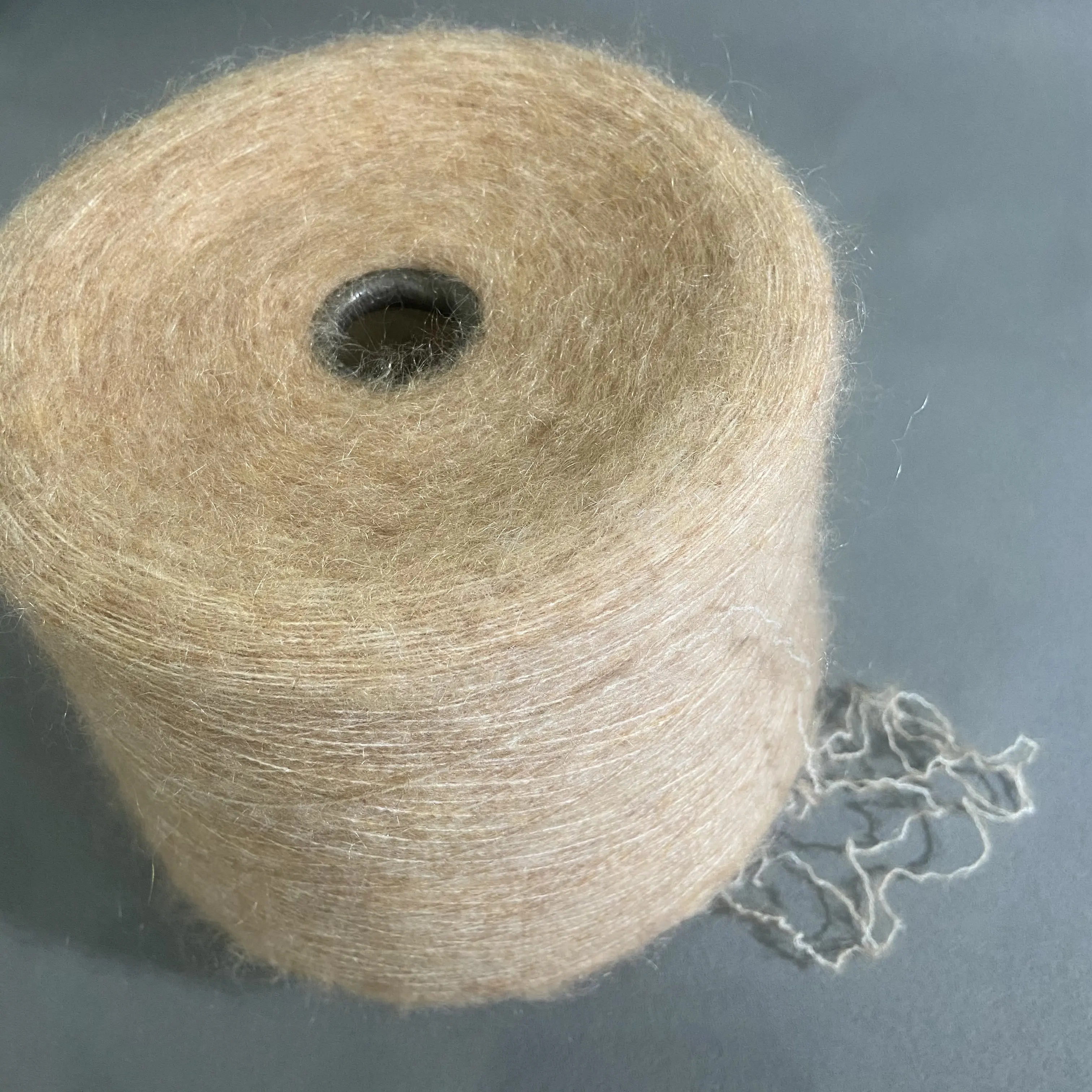 33%mohair 33%wool 28%nylon 6%spandex mohair yarn for hand knitting and computer knitting mohair fancy yarn