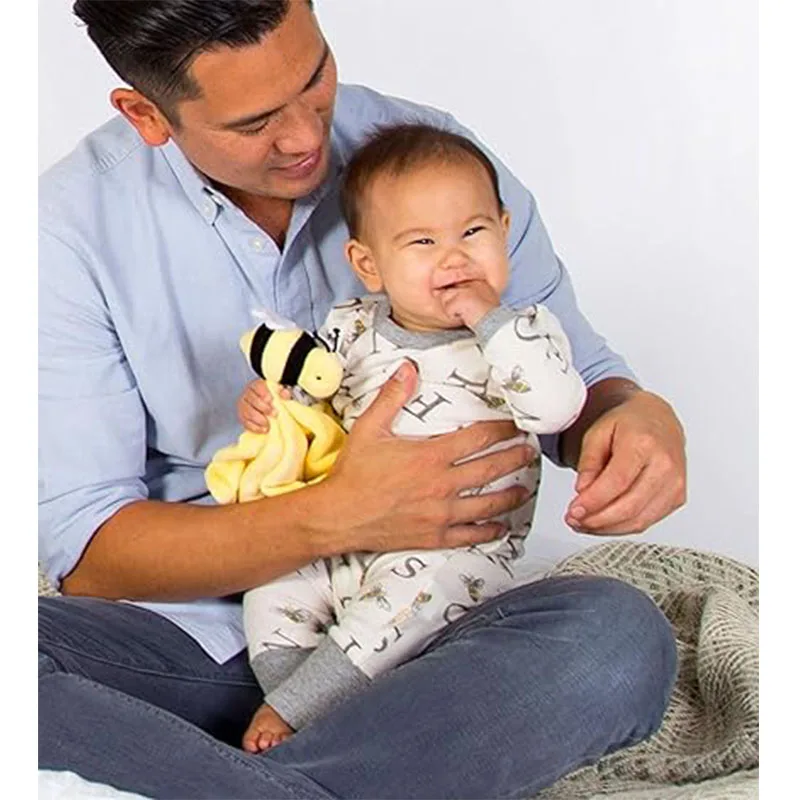 S278 High quality adorable plush bee animal doll blanket snuggle daily bedding supplies stuffed bee soother blanket