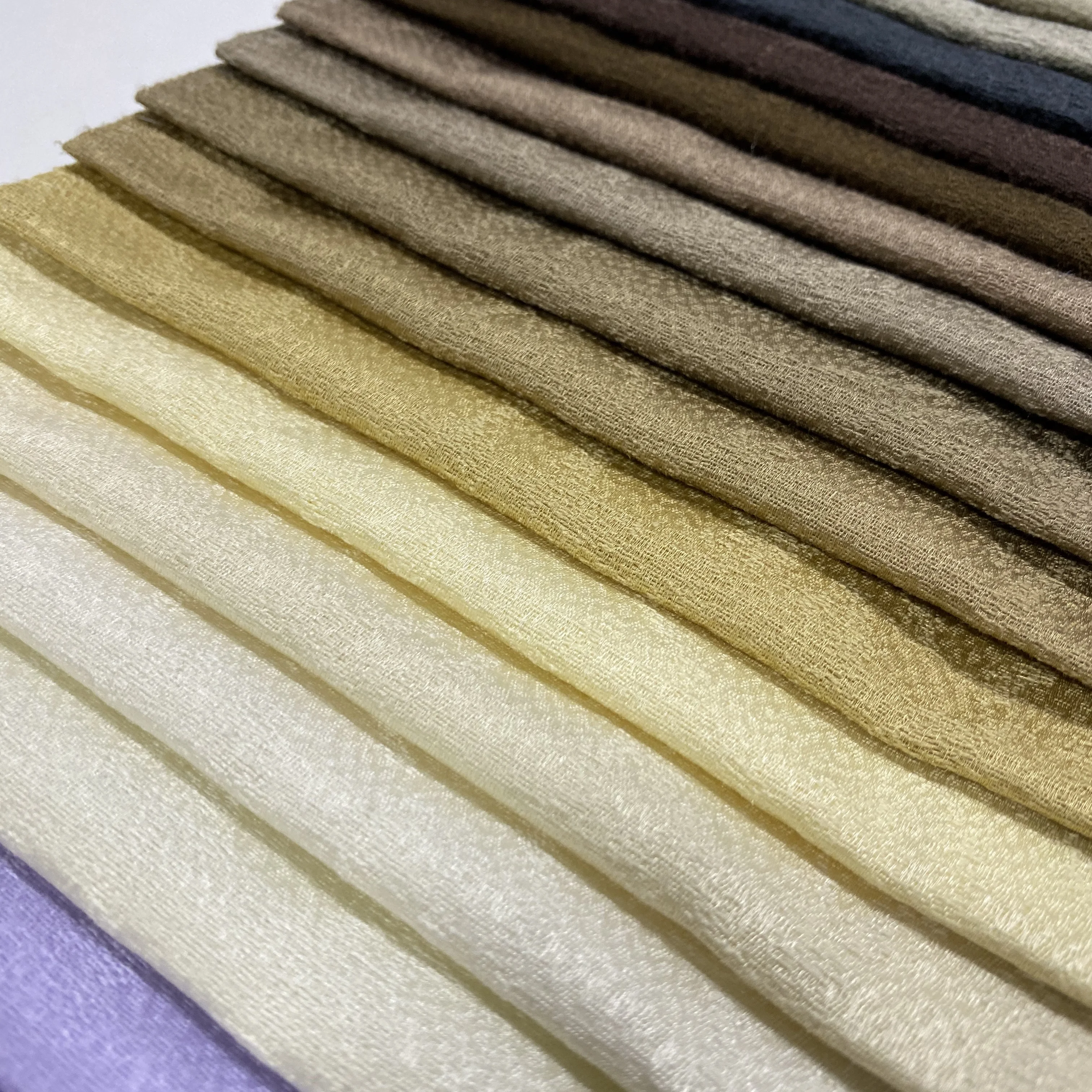 China Modern Designer Pattern 100% Polyester Upholstery Fabric for Home Decor from Zhejiang China Factory