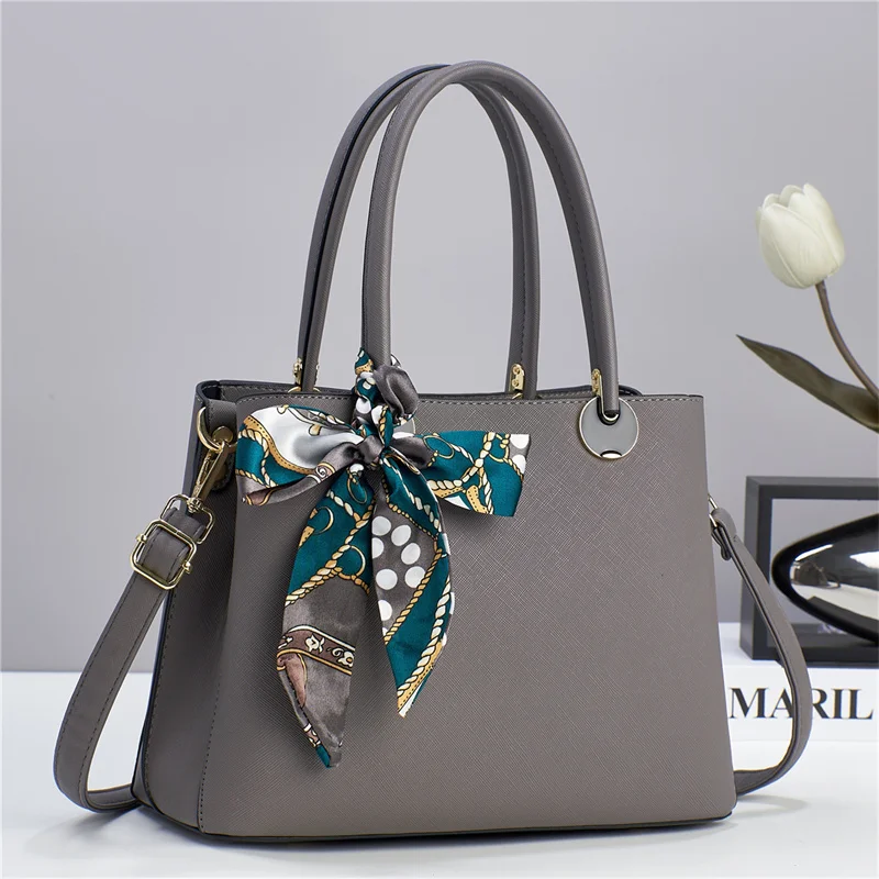 Simplicity and Elegance 2024 New Large Capacity Handbag