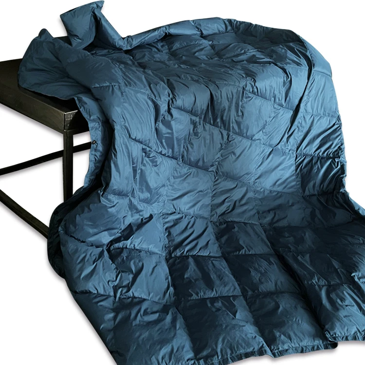 Factory Direct Price Recycled Material Outdoor Packable Printed Throw Down Puffy Camping Blanket Airplane Blanket With Pocket