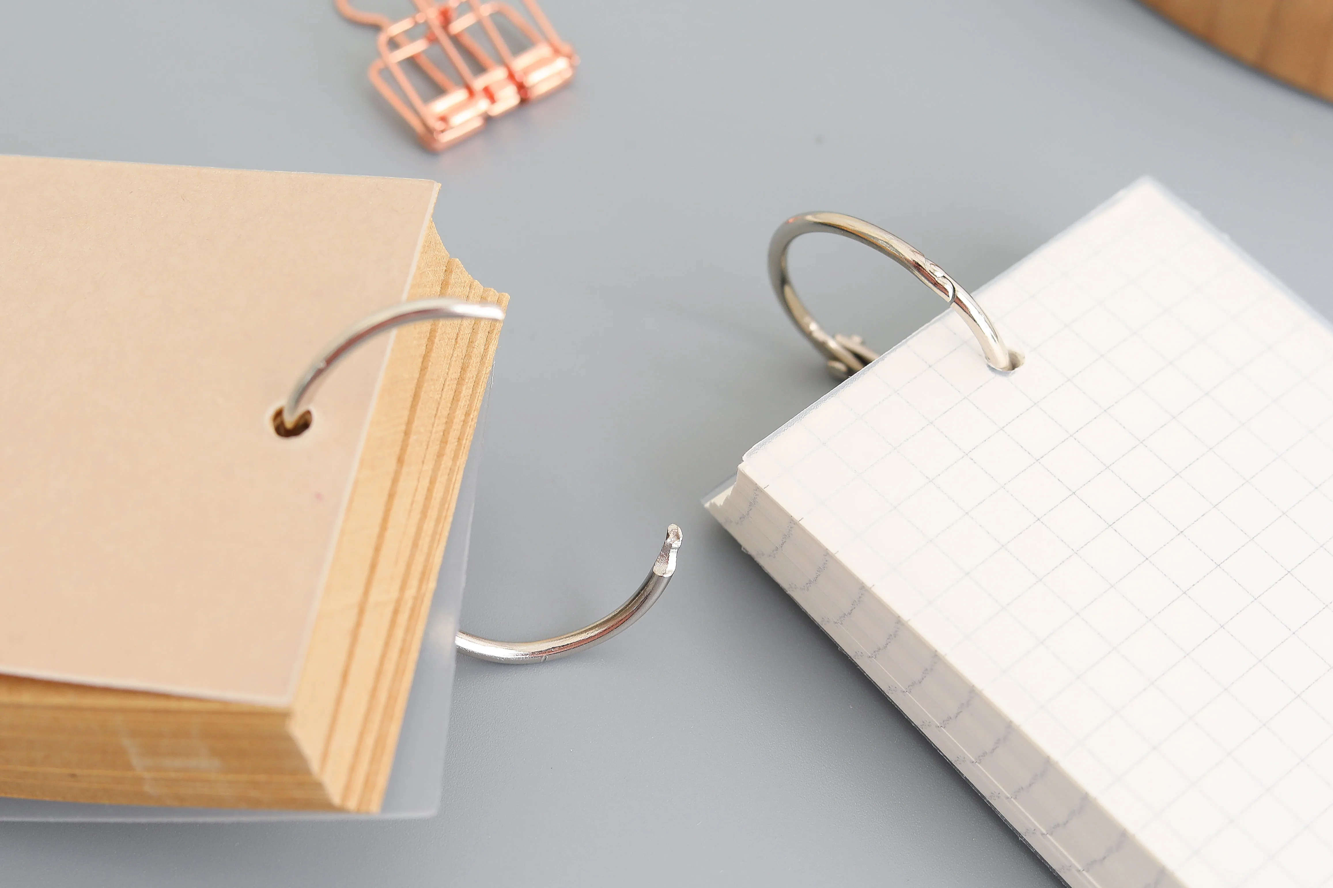 Wholesale PP Cover Kraft Paper Loose Leaf Clasp Mini Notebooks Grid Blank Pocket Memo With Metal Ring