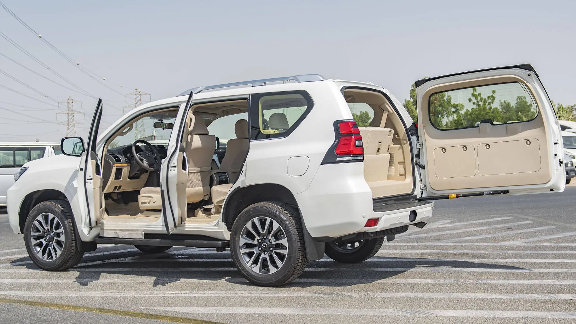 Дешевые использованные шины TOYOTA PRADO 4 0 P готовы к отправке