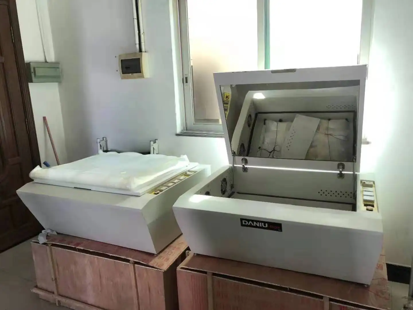 Liquid acrylic UV curing machine for 3D printing letter