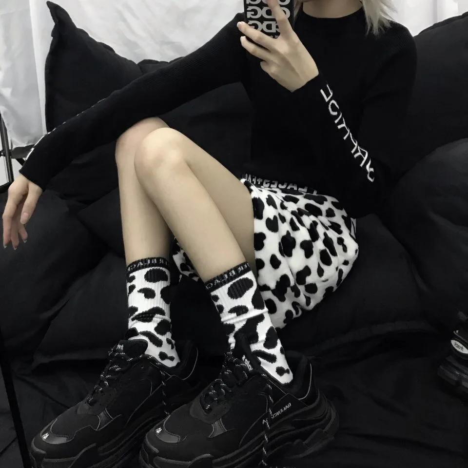 
Wholesale INS Wind Cow Socks Print Make Your Own Logo Design Print Woman Designer Socks 