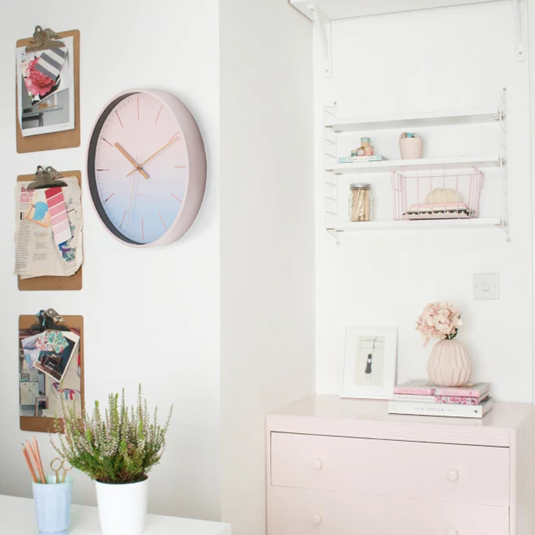 Brief Style Gradient Color Clock Dial Gift Promotion Plastic Wall Clock Custom Made Wall Clocks