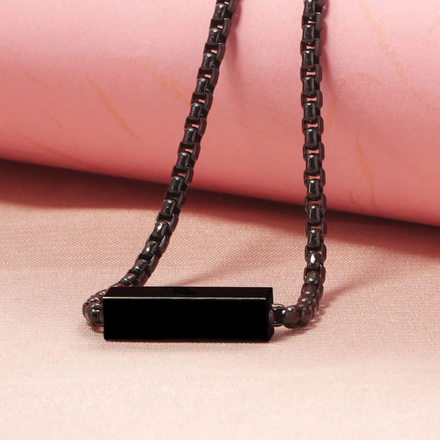 Fashion New Design Custom Logo,Corn Chain Square Tube Pendant Necklace For Women Lady Gift