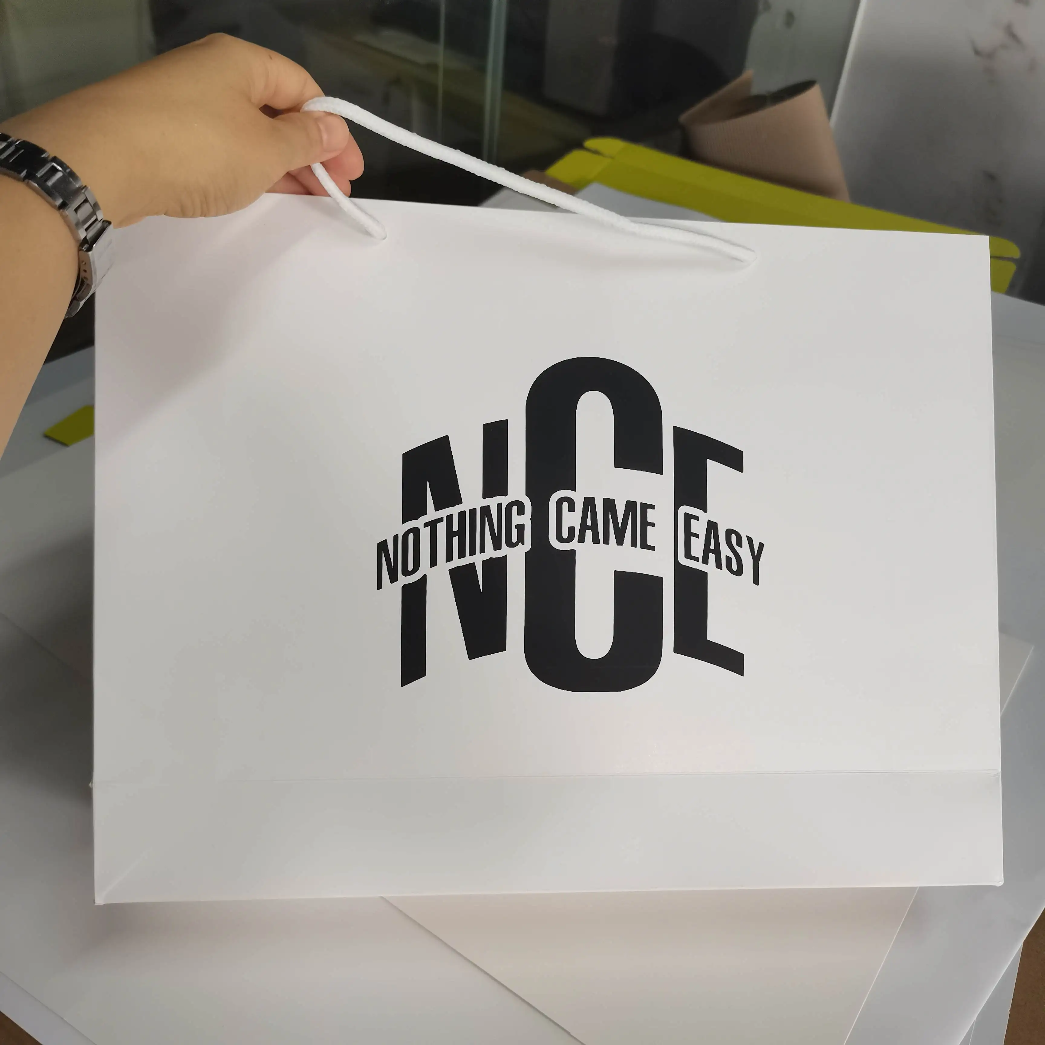 Luxury Black Gift Paper Bag Custom Printed Logo For Shoes Clothes Shopping Wedding Gift Jewelry Packaging With Ribbon Handles