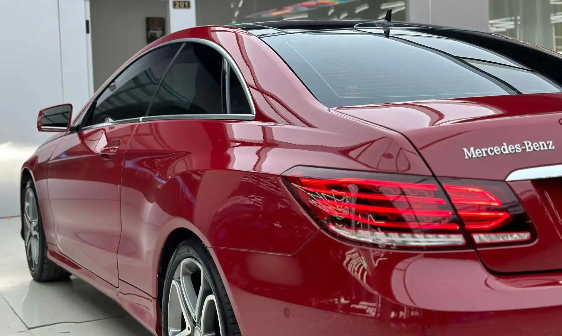 Luxury Cars 2014 MERCEDES BENZ E200 Couple 2.0T Automatic Rear Wheel Drive used cars