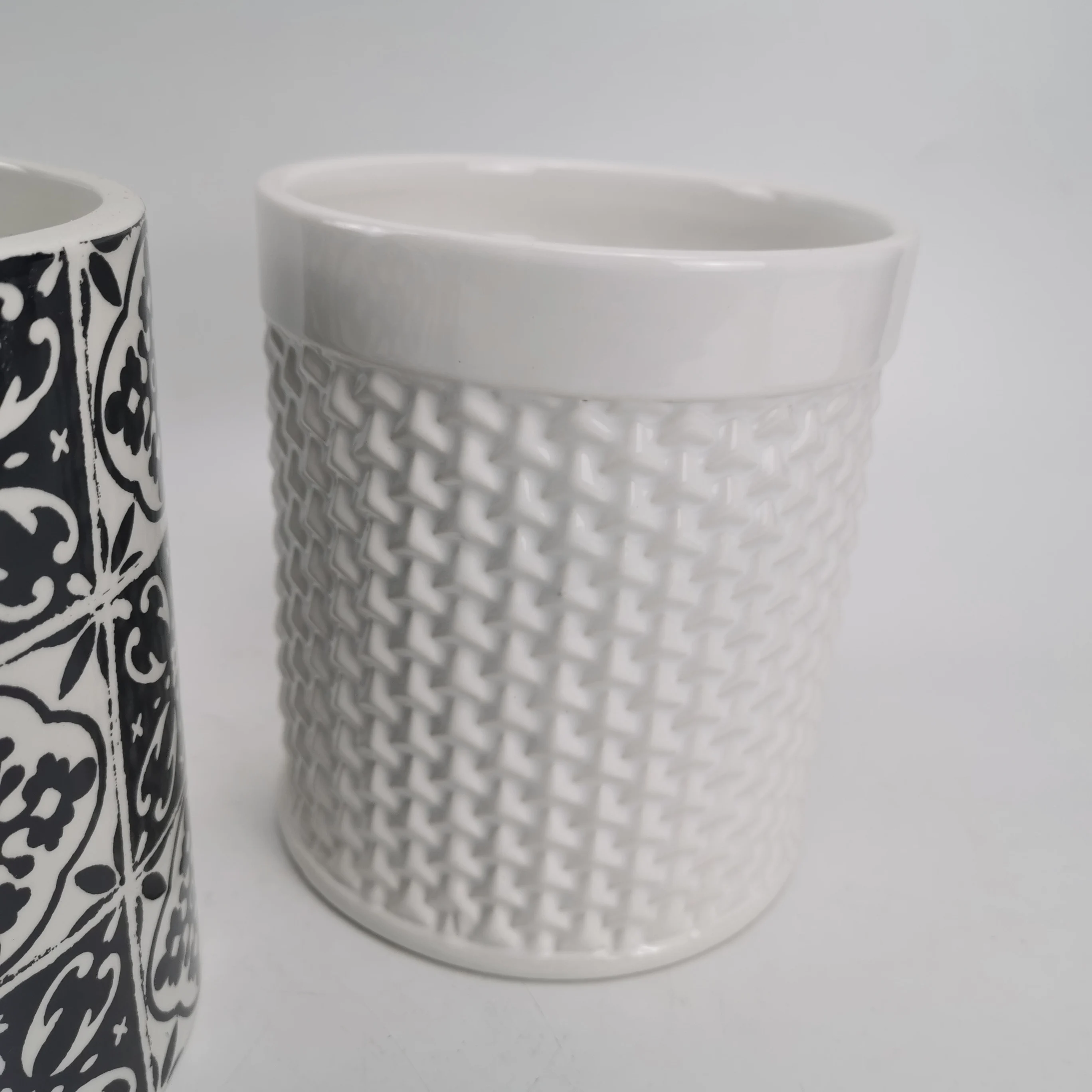 Eco-friendly ceramic kitchen utensil holder for sale