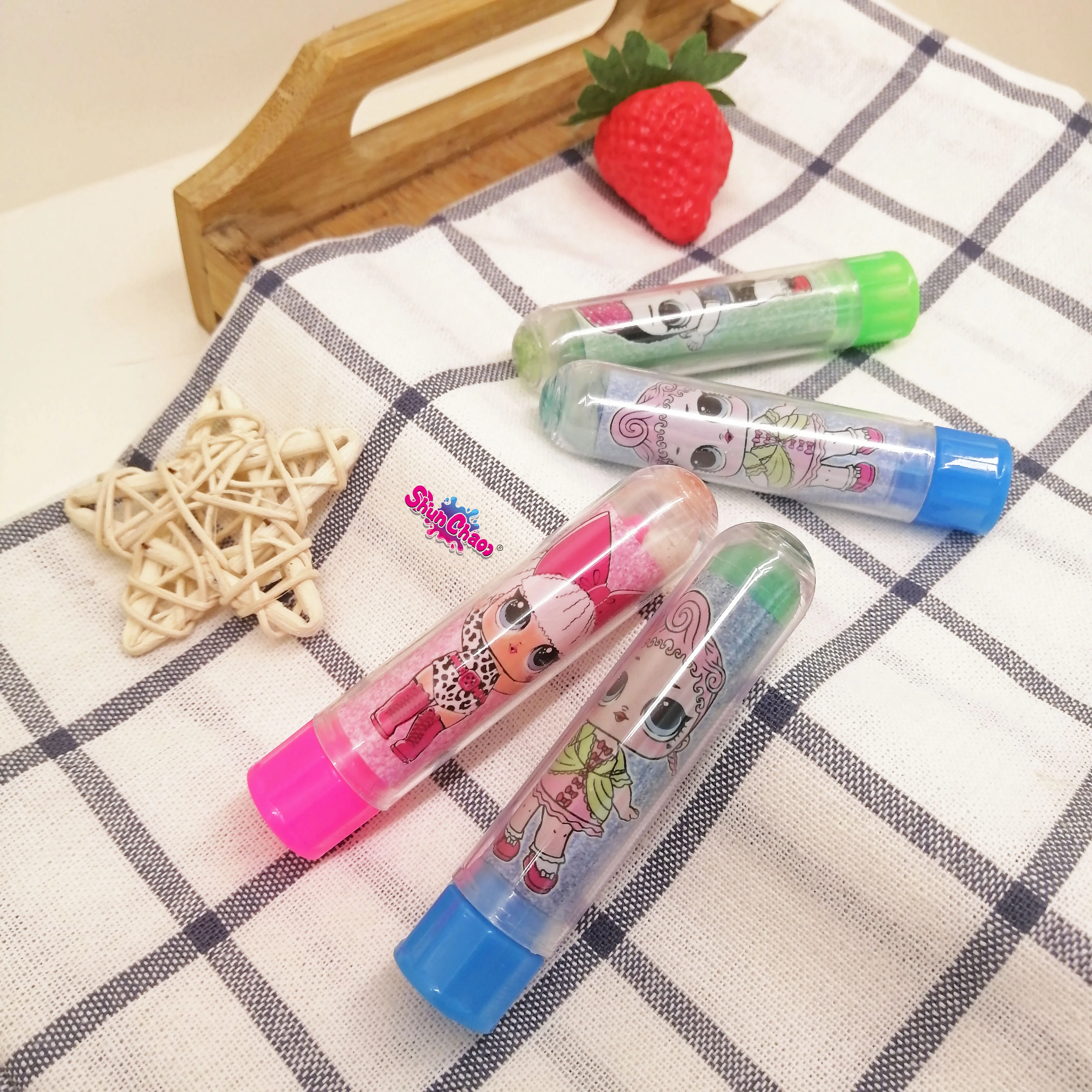 OEM High Pigment Quality Lollipop Lip Gloss  Lipstick Shape Fruit Flavor Turn Candy