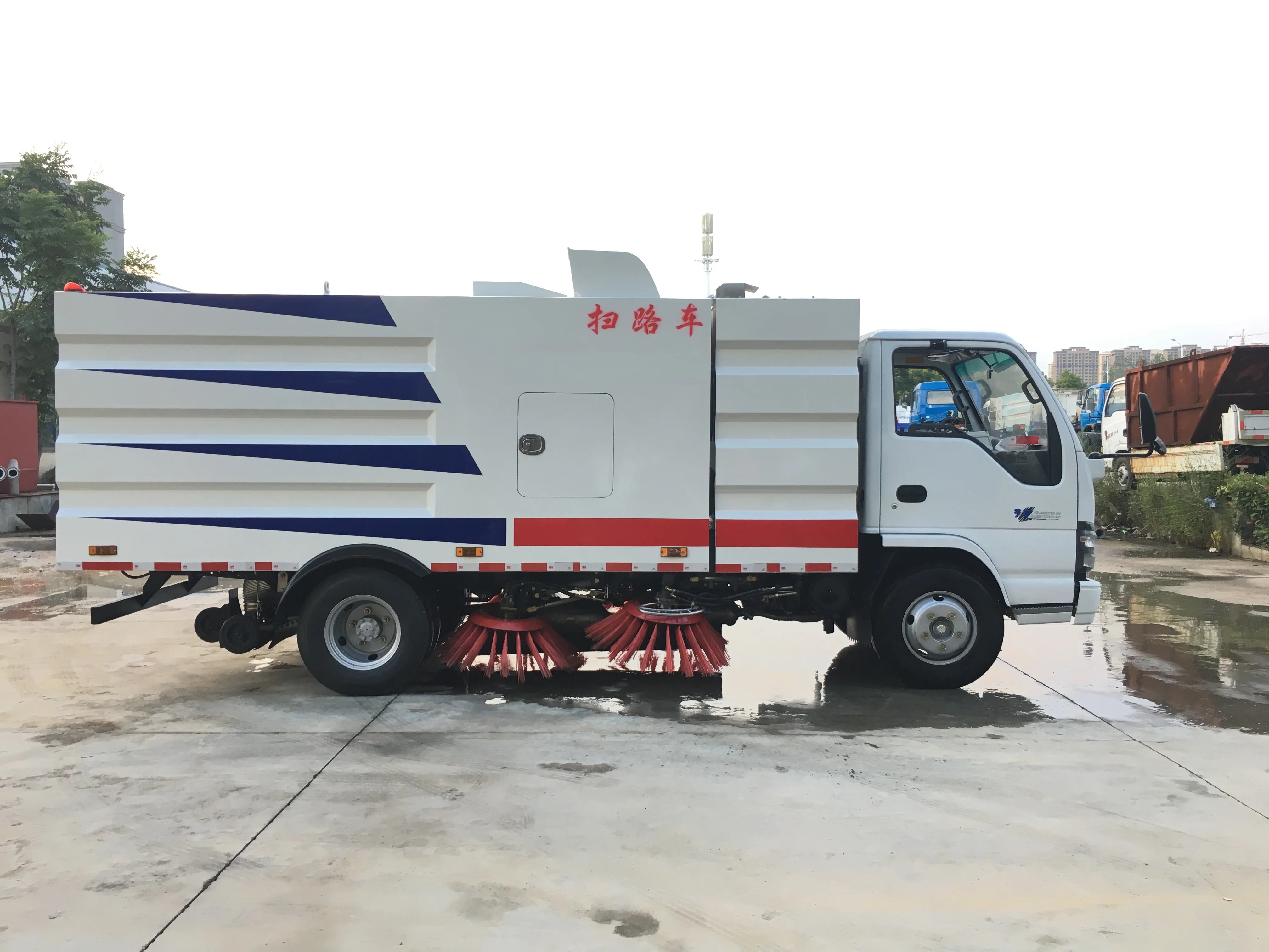 brand new 4x2 LHD small road automatic sweeping brushes sweeper for sale in africa