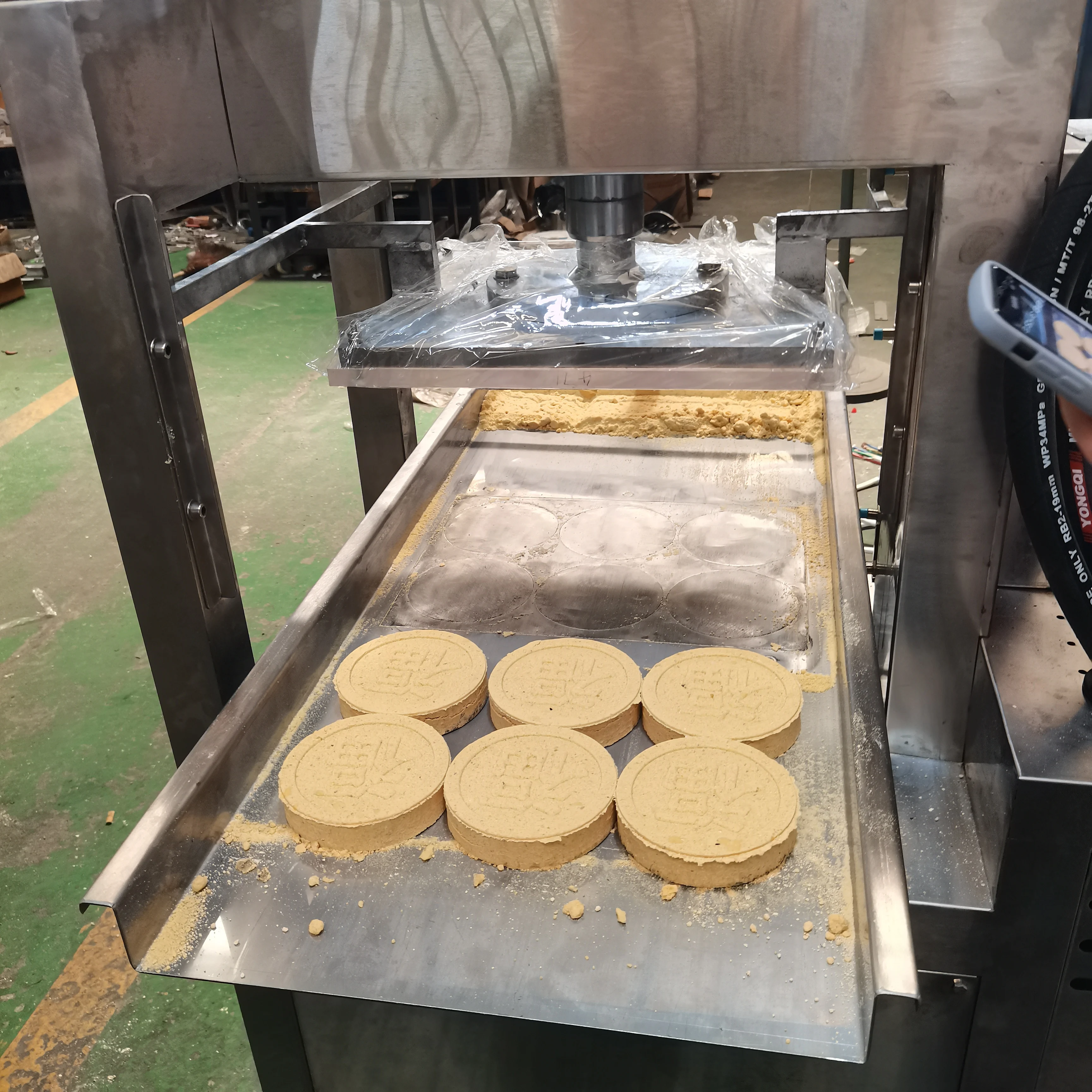 Futong 380V/220V Green Mung Bean Cake Making Machine Customizable Shape Semi Automatic Peanut Cake Moulding Machine