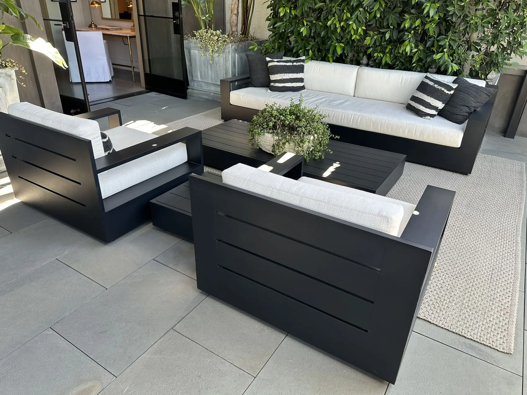 2024 Modern  customized  luxury aluminum  Frame Garden Patio Outdoor Couch and Sectional Sofa