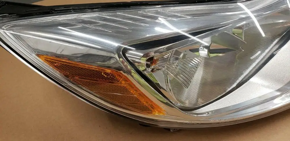 Halogen Head light Lamp For Ford Focus 2012-2014 BM5Z-13008-F CV6Z-13008-A  FO2503298