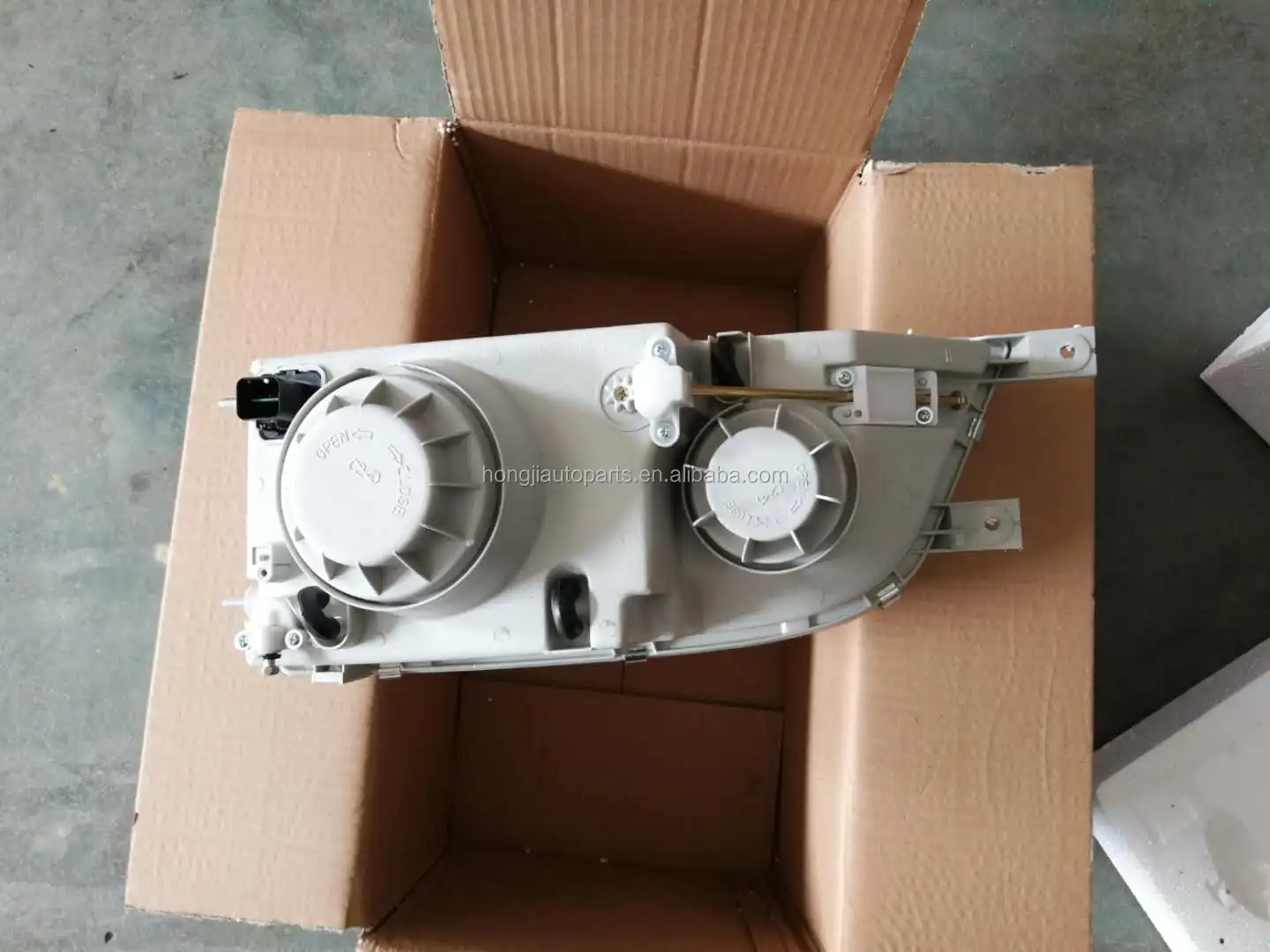 Front head lamp for SsangYong Istana MB100 Headlights 6618207561/6618203321