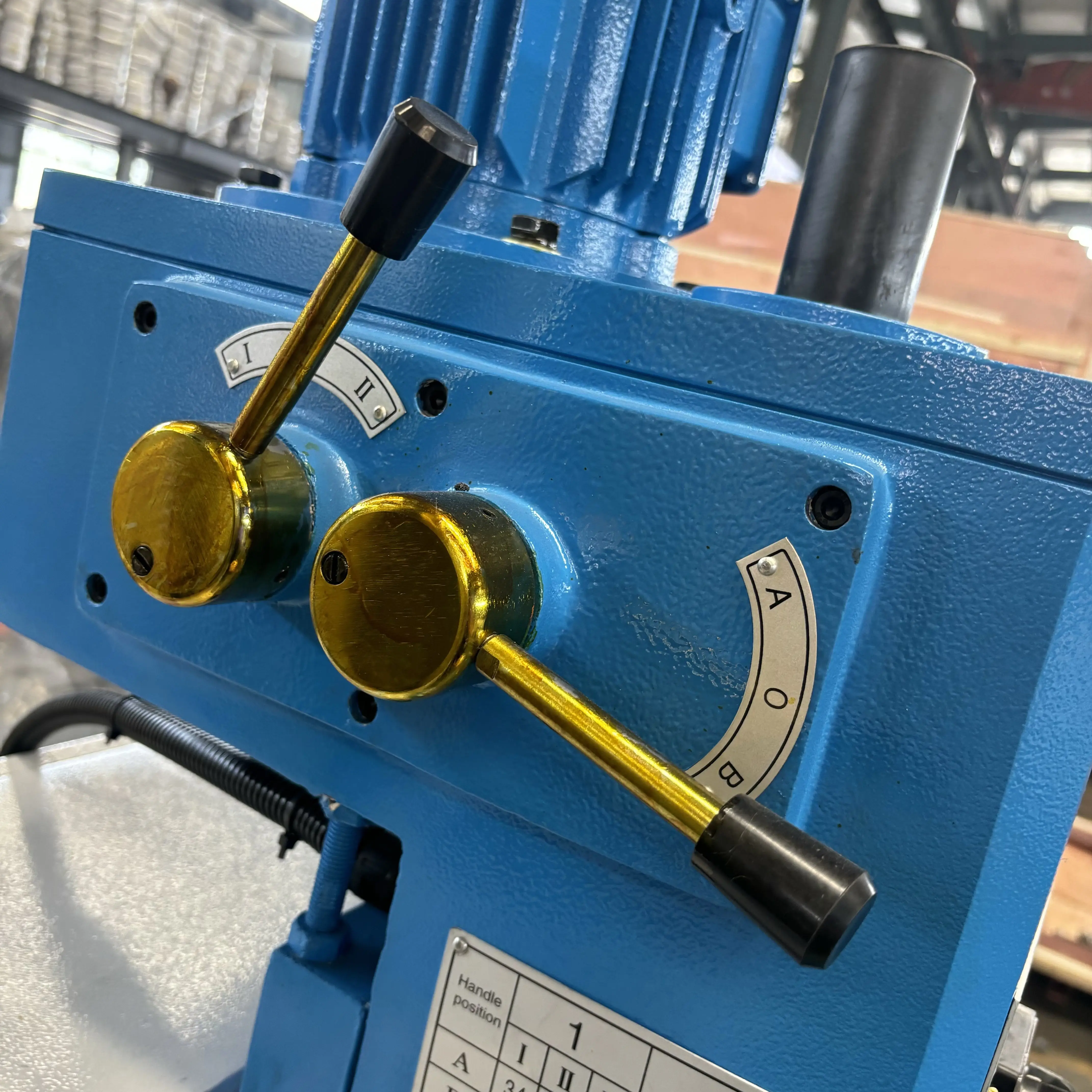 High precision Z3035 metal mechanical rocker Radial drilling machine rocker arm automatic lifting spindle automatic feed