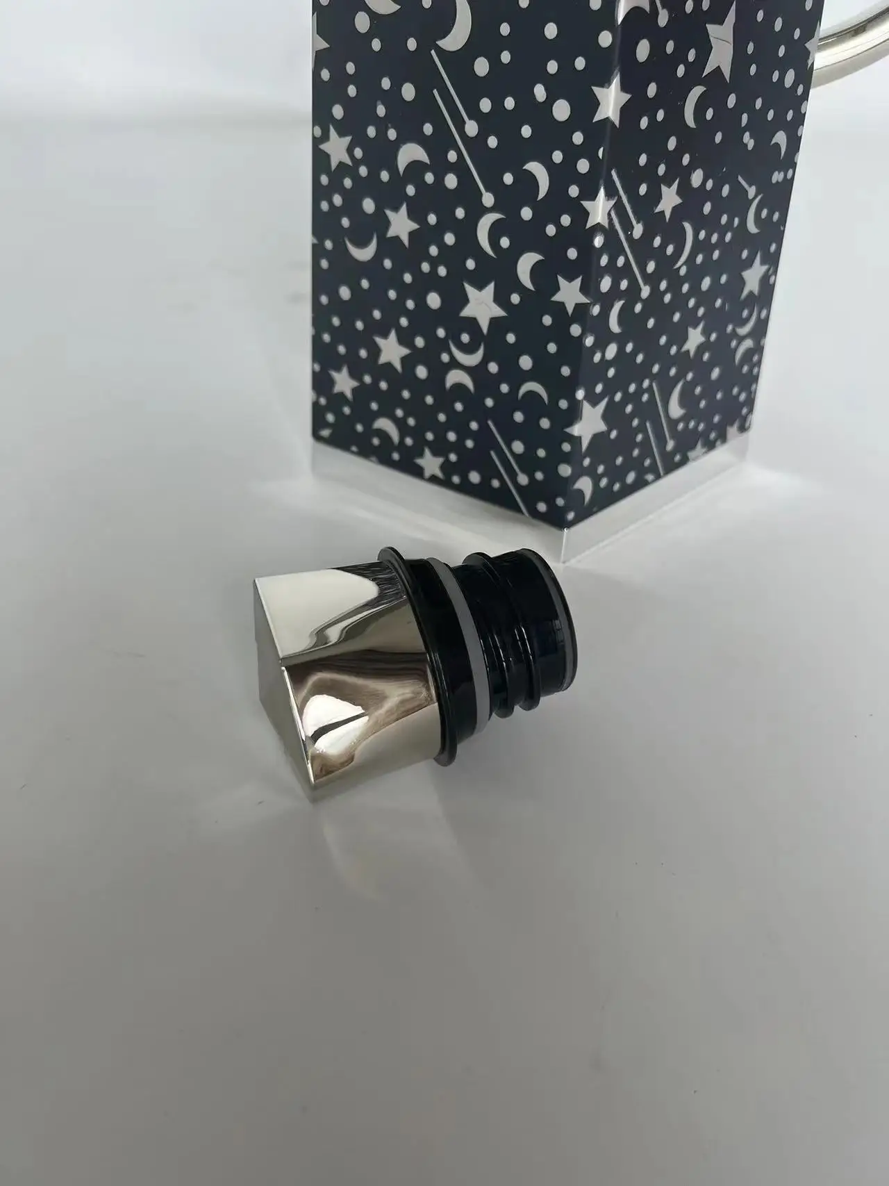 2023 New season arrival thermos vacuum flask water bottle black moon star silver  1 liter