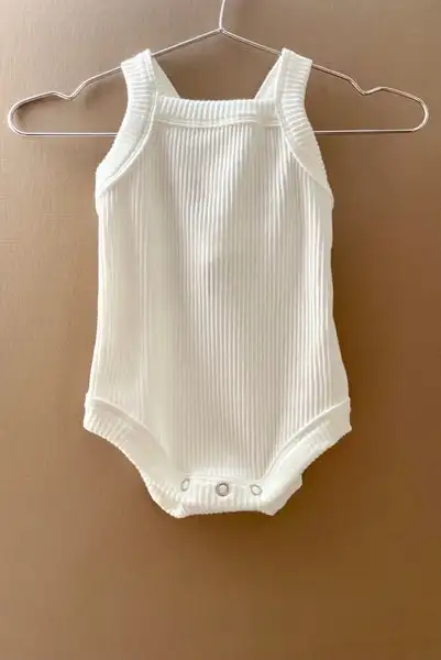 Summer Gender Newborn Baby Romper Vest Soft Ribbed Cotton Baby Bodysuit Cross Back Snap Button Closure One Piece Kids Jumpsuit