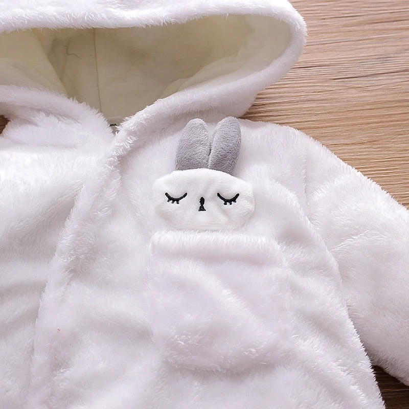 High quality 2022 wholesale OEM low price Organic Cotton Design Branded New Born Baby Clothes Rompers 0-12 months kids clothes