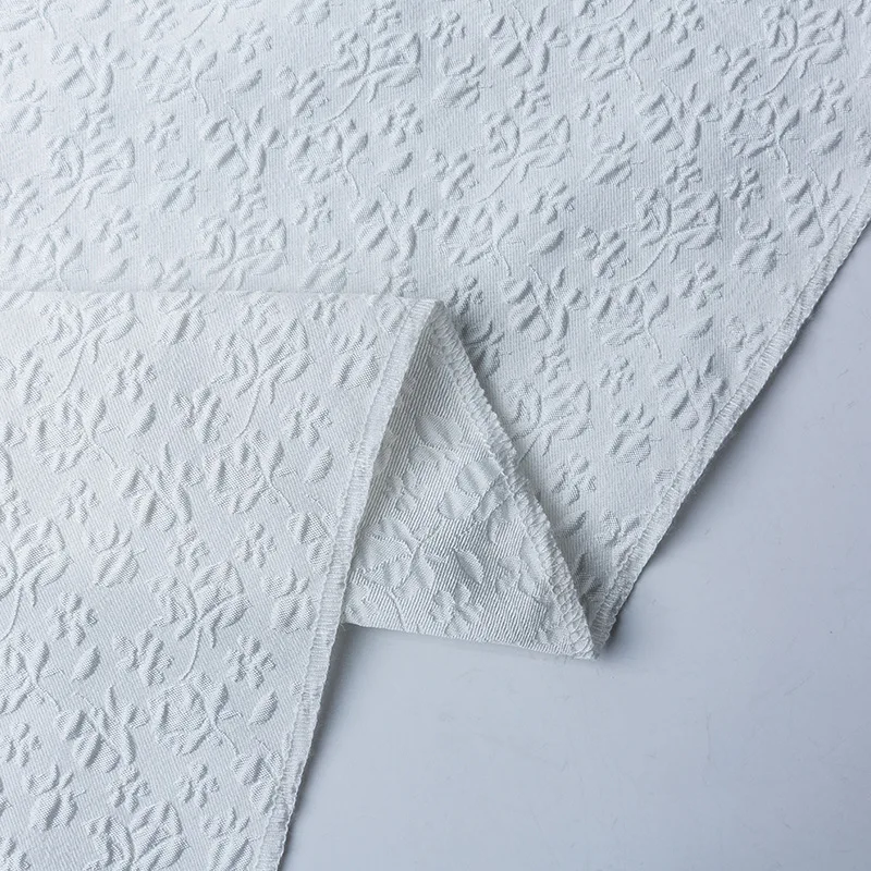 RL037KE 2022 HIGH QUALITY  yarn-dyed woven jacquard FABRIC 84% polyester 16% nylon designer fabric 132 cm 70g sm 40S for cloth