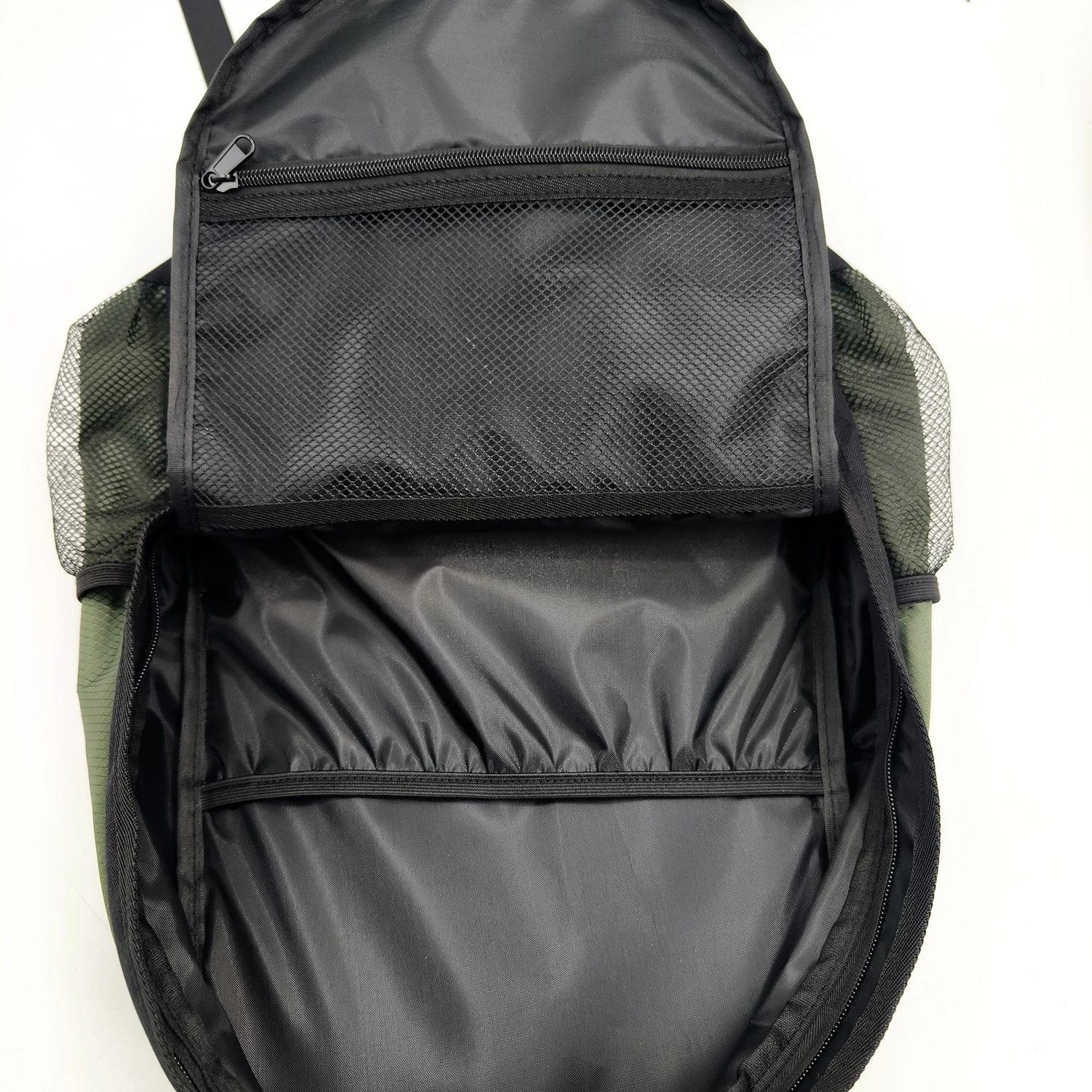 Unisex Outdoor Hiking Backpack Waterproof Ripstop Nylon Sport Bagpack Zipper Closure Custom Soft Backpack College School bag