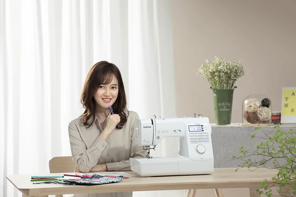 Brother A80 direct drive high speed lockstitch industrial sewing machine with side cutter and hemming