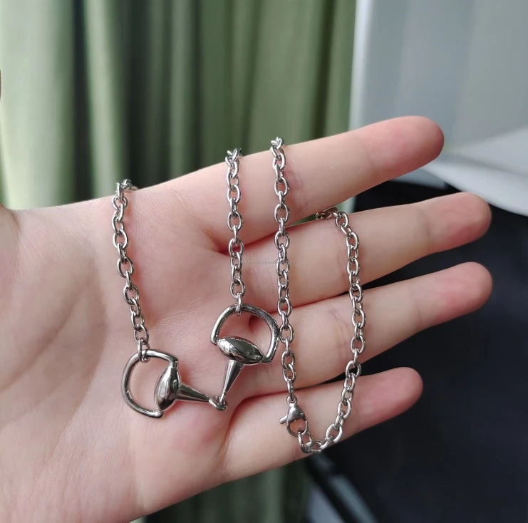 Hot Sale 18k Gold Snaffle Bit Horse Necklace High Polished Dainty Equestrian Necklace Gifts For Friend