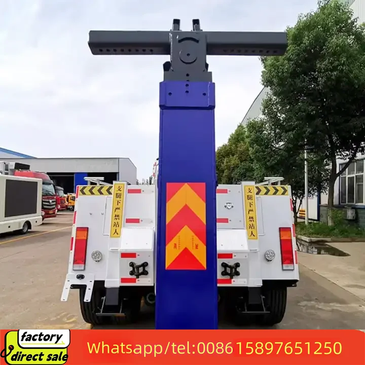 Dongfeng 8*4 Heavy duty Wrecker Tow Truck 40ton 60T Metro rescue recovery tow truck municipal roadside assistance with crane