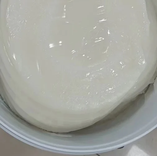 Light Yellow Synthetic Gasoline Engine Oil 20W50 for Vehicles Automotive API Sg 15W40 Engine Oil