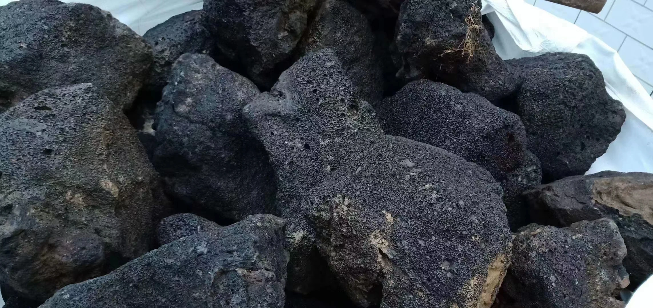 Lava Stone Volcanic Lava Rock for gardening decoration