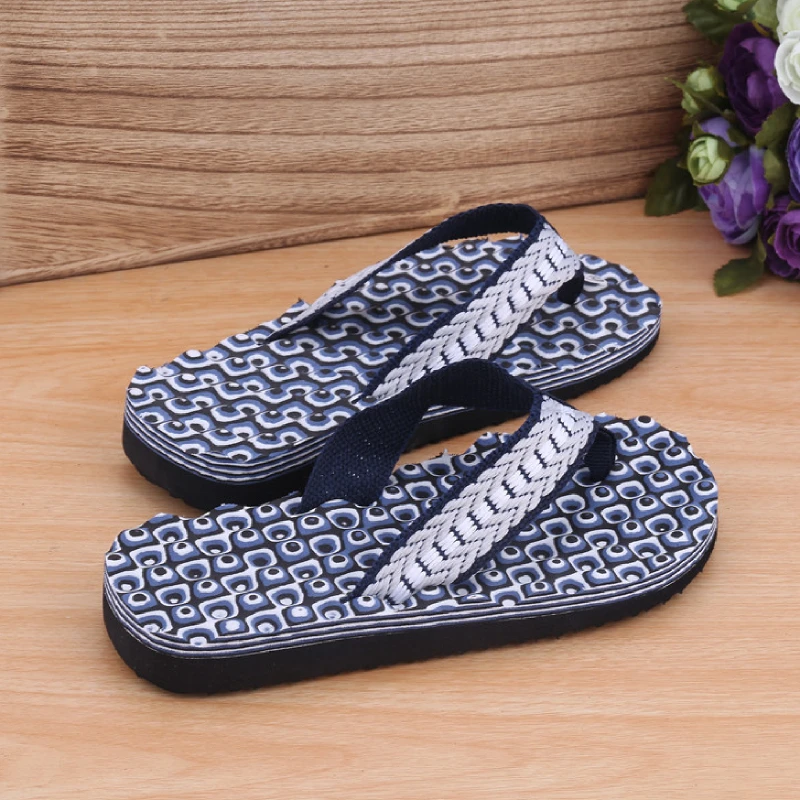 Fashion Summer Beach Men Flip Flops Slippers Shoes Outdoor 3D EVA Raised Dot Massage Sandals Slippers for Men Customized