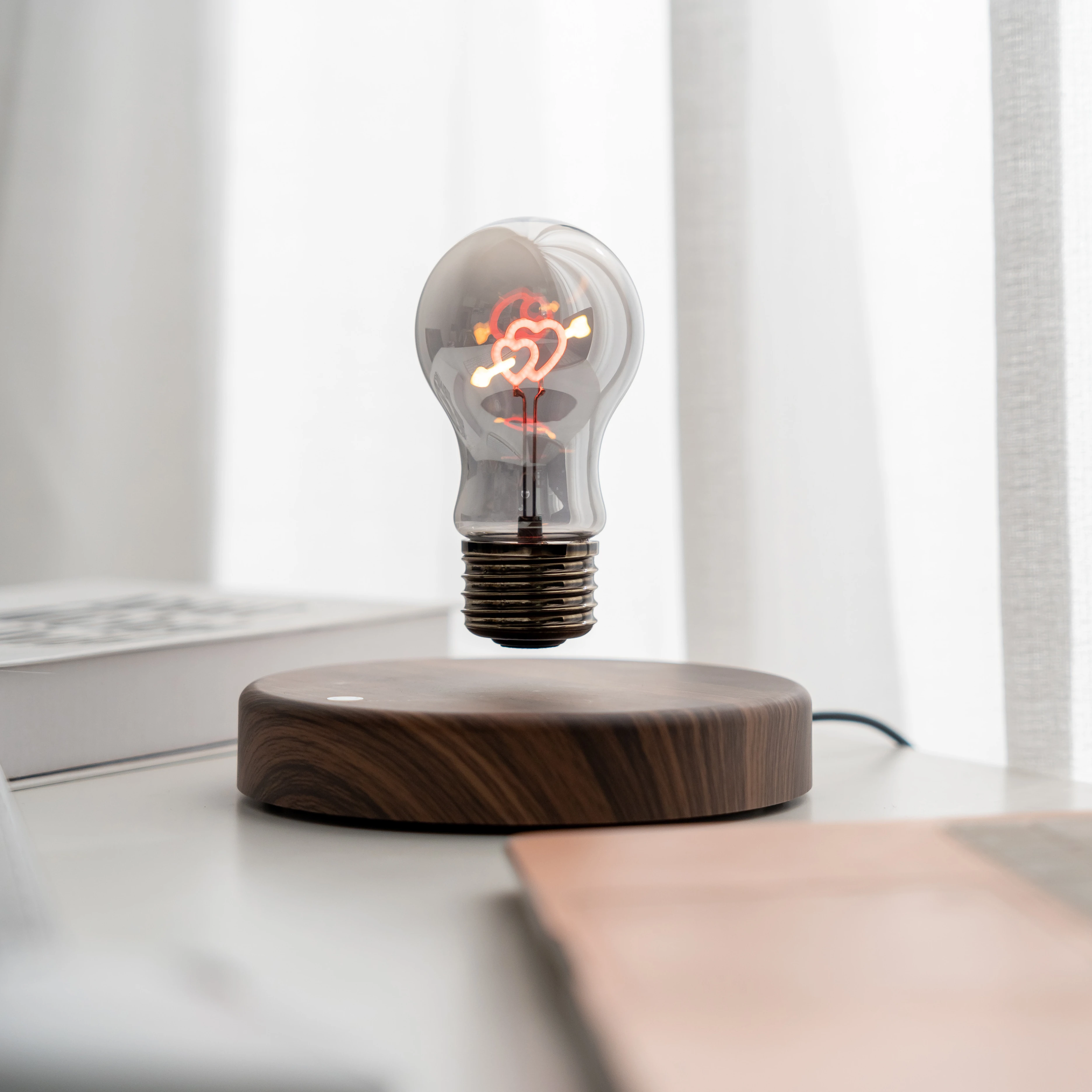 Wireless Conduction ABS Plastic Round Wood Base LED Light Bulb Middle Magnetic Levitation Floating Warm Yellow Light Bedroom