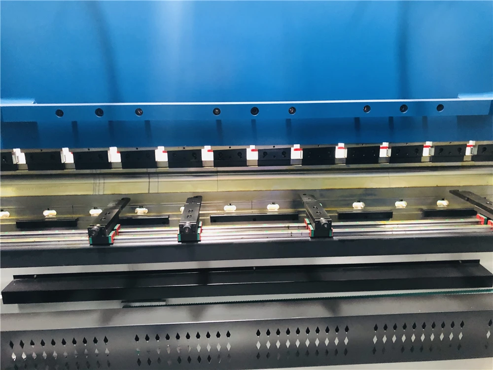 DELEM CONTROLLER CNC PRESS BRAKE MACHINE FOR BOX BENDING