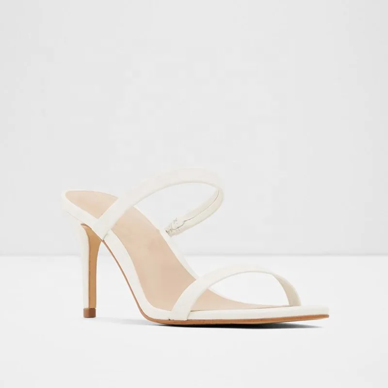 Женские босоножки с ремешками и квадратным носком