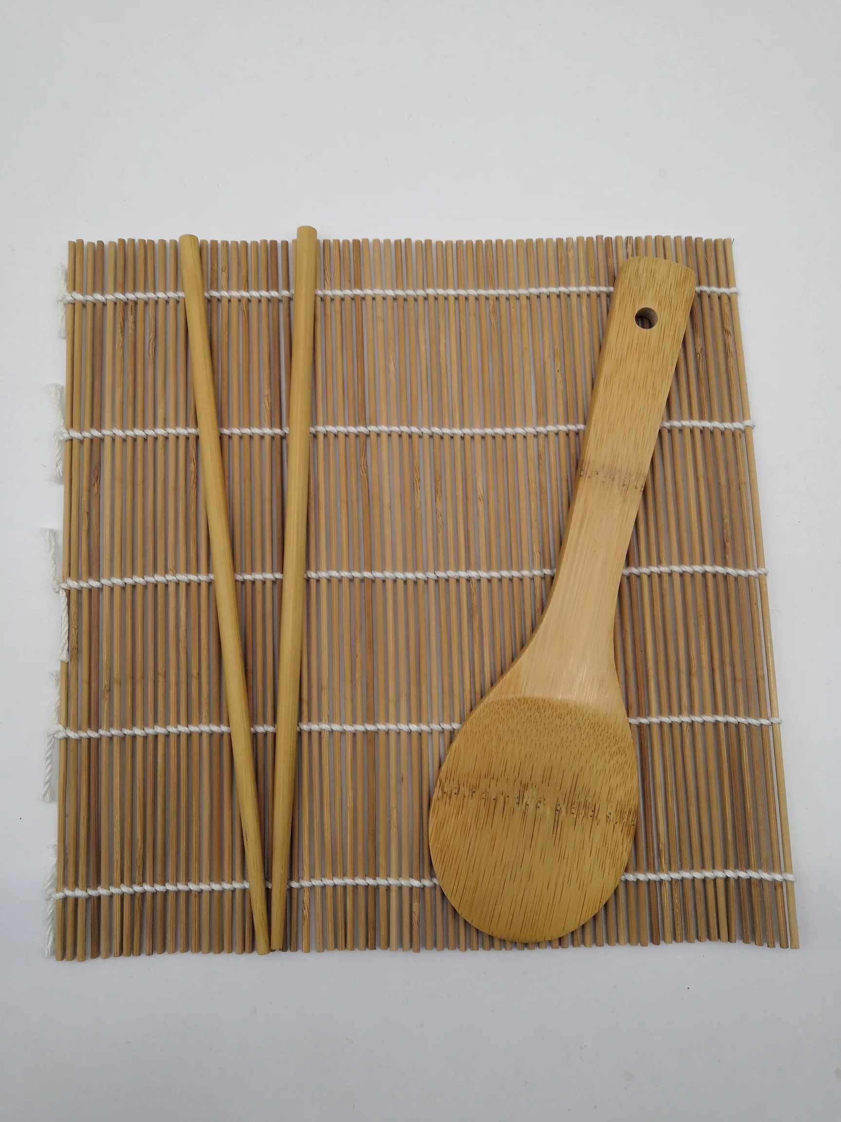 Sushi making and serving kit including mat,chopsticks,paddle,sushi blade ,Sauce dip bowl