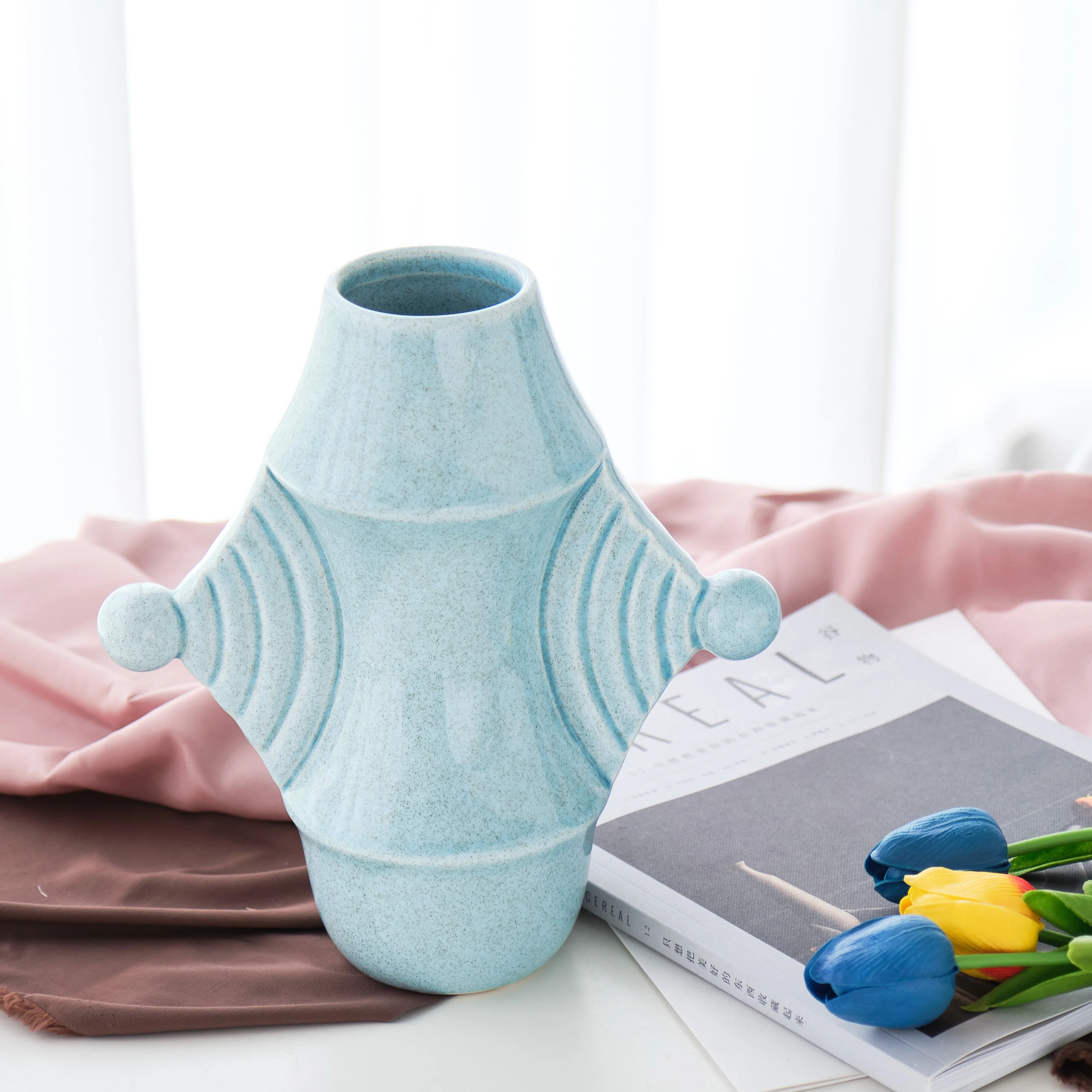 New arrival Home decoration Blue plant vase Simple Design Glossy Glaze ceramic flower vase