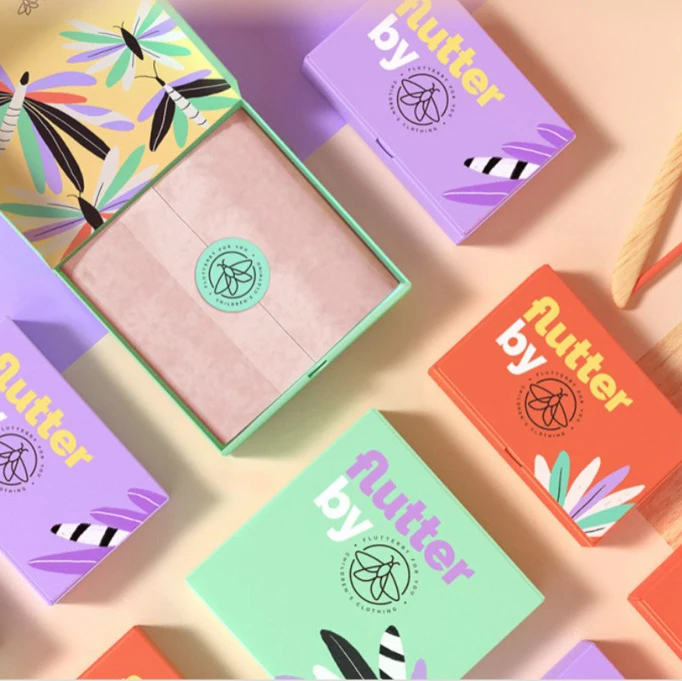 Custom self sealing corrugated caton shipping box for suits