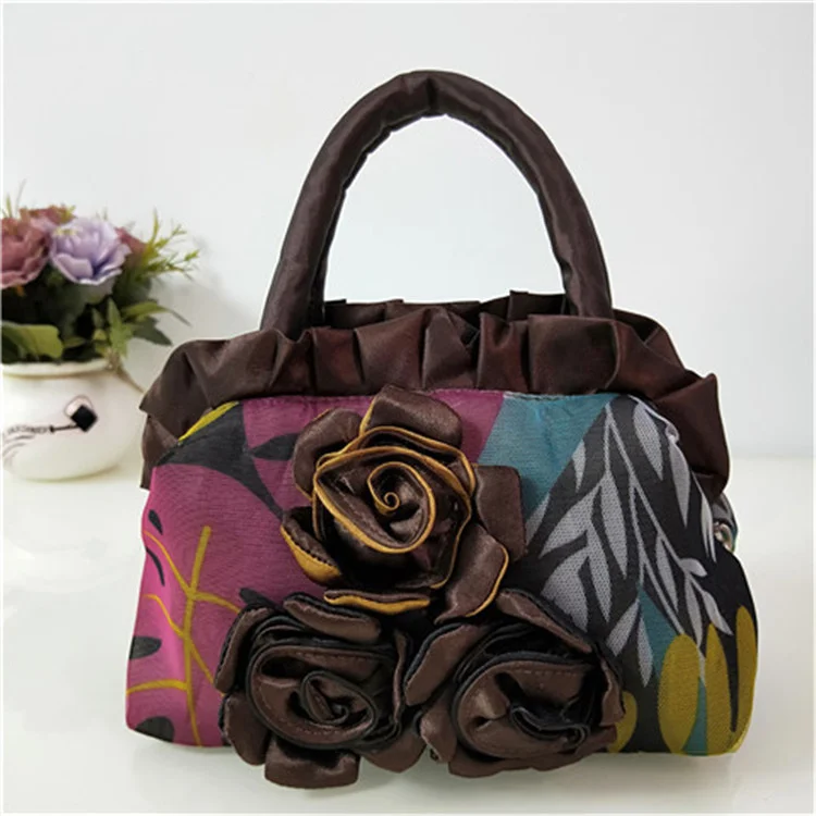 TLB-8R006   Handmade flower handbag ethnic embroidery vintage lady satin zipper makeup bag portable travel bag 2022