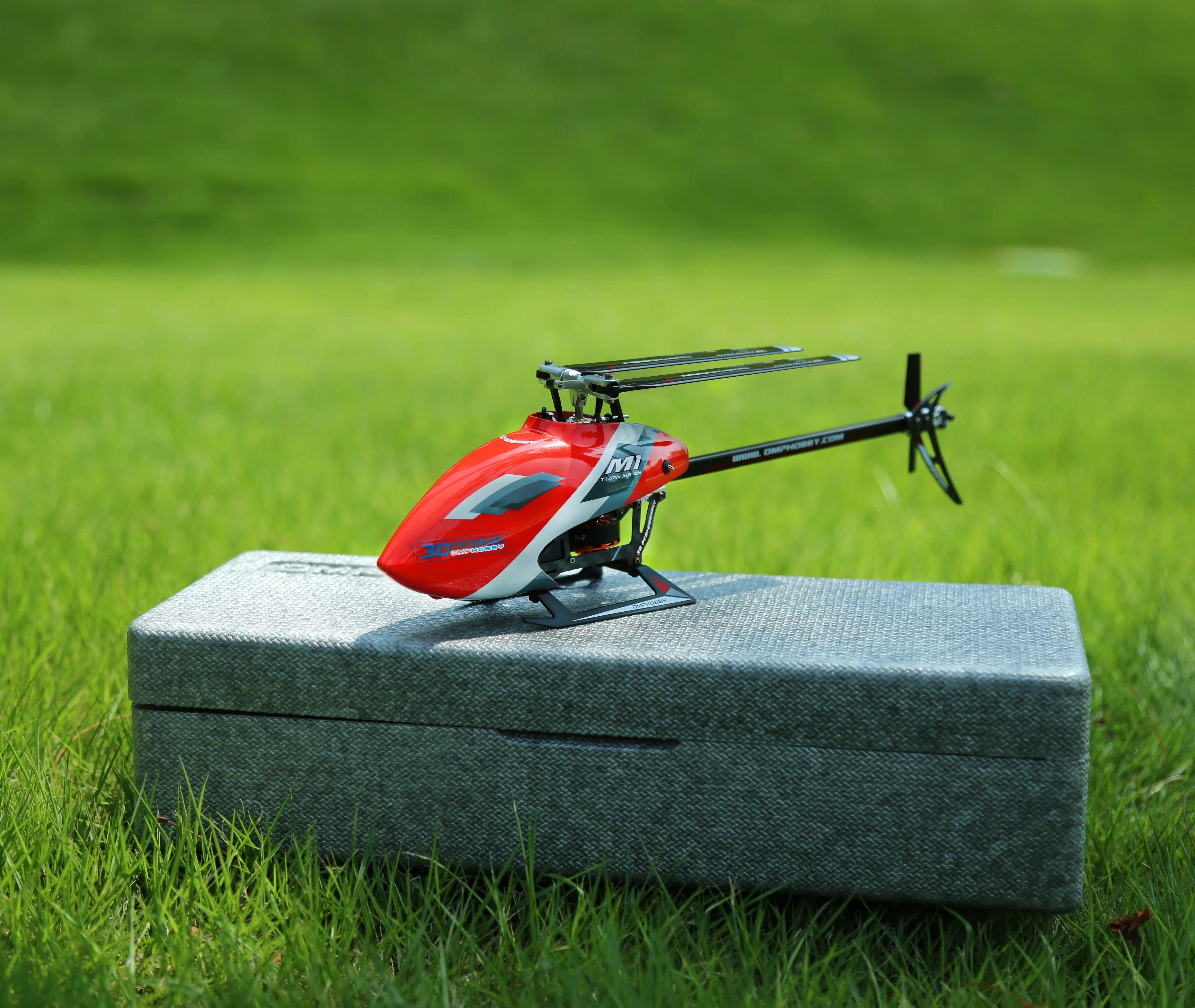 OMPhobby New Arrival M1 EVO Dual Brushless 3D RC Helicopters 6 channel Direct-Drive flight RC helicopter BNF for Adults